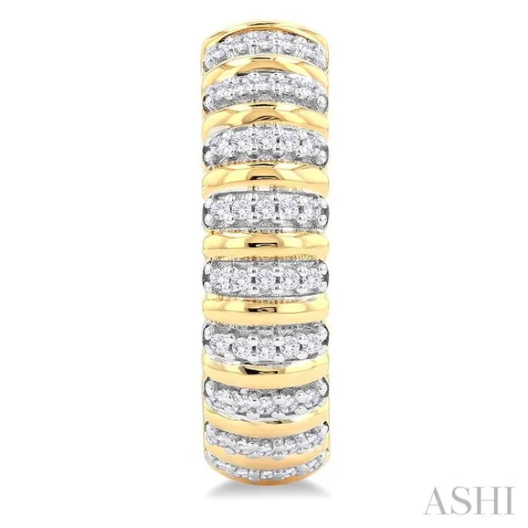 1/4 ctw Ribbed Round Cut Diamond Half Hoop Earring in 10K Yellow Gold