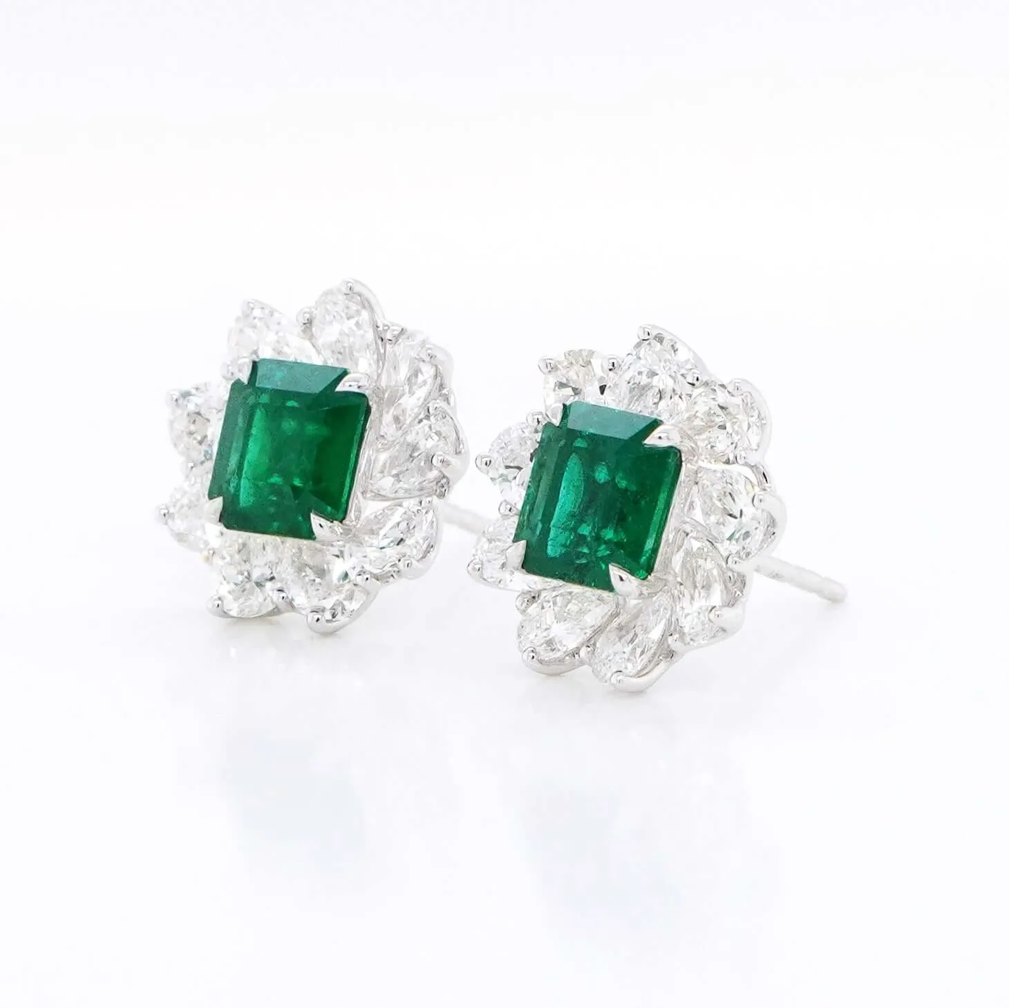 1.65 / 1.48 cts Emerald Diamond Earrings