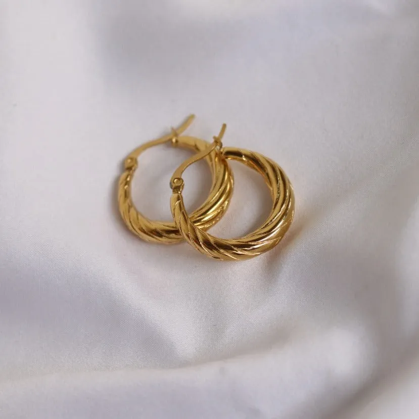 18K Gold-Filled Twisted Hoop