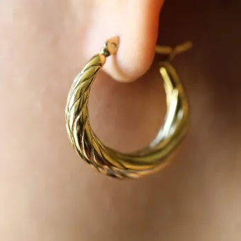 18K Gold-Filled Twisted Hoop