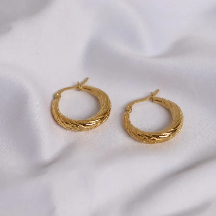 18K Gold-Filled Twisted Hoop