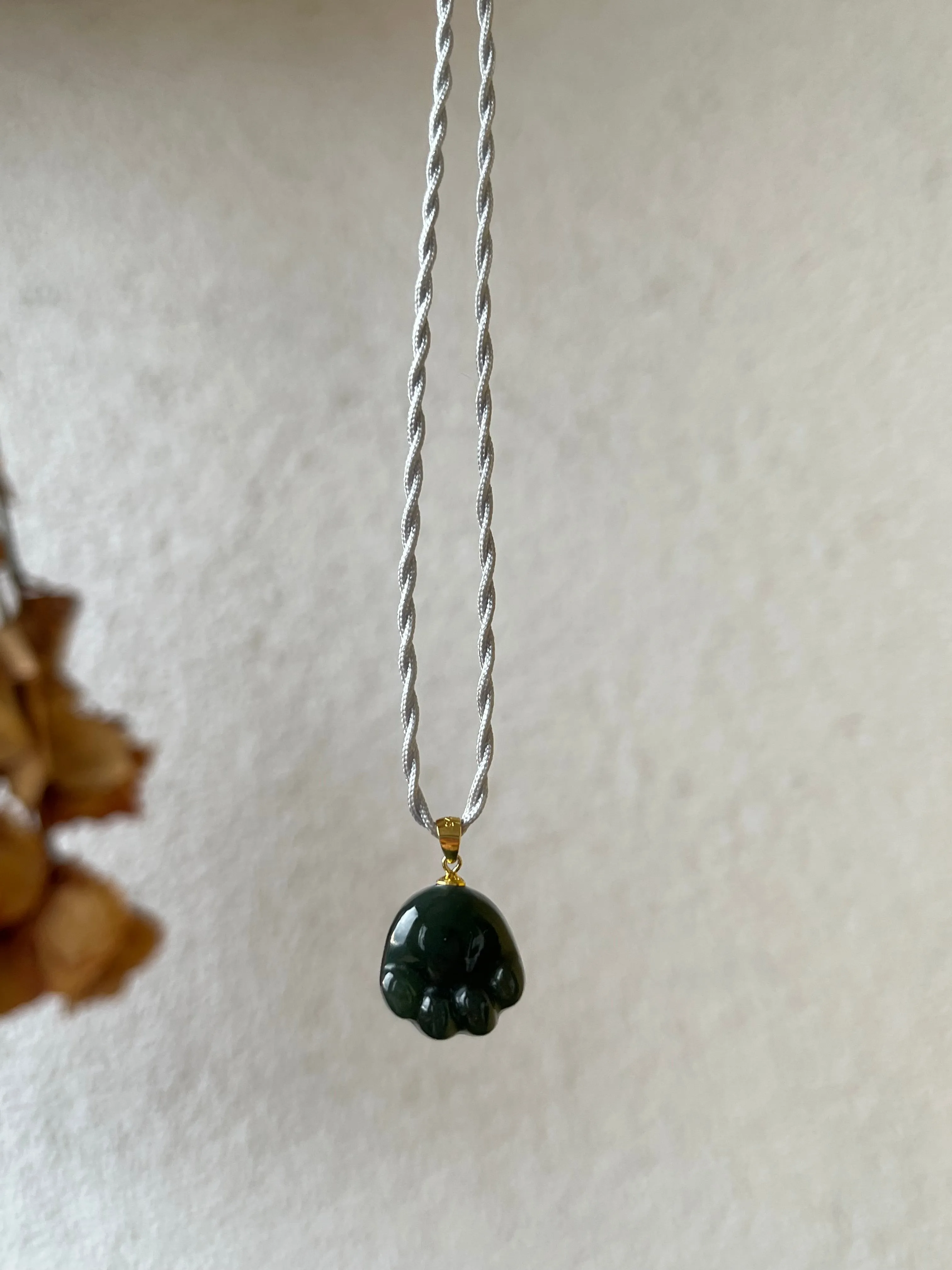Carved Jade Cat Paw Pendant, 青玉银扣头小猫爪