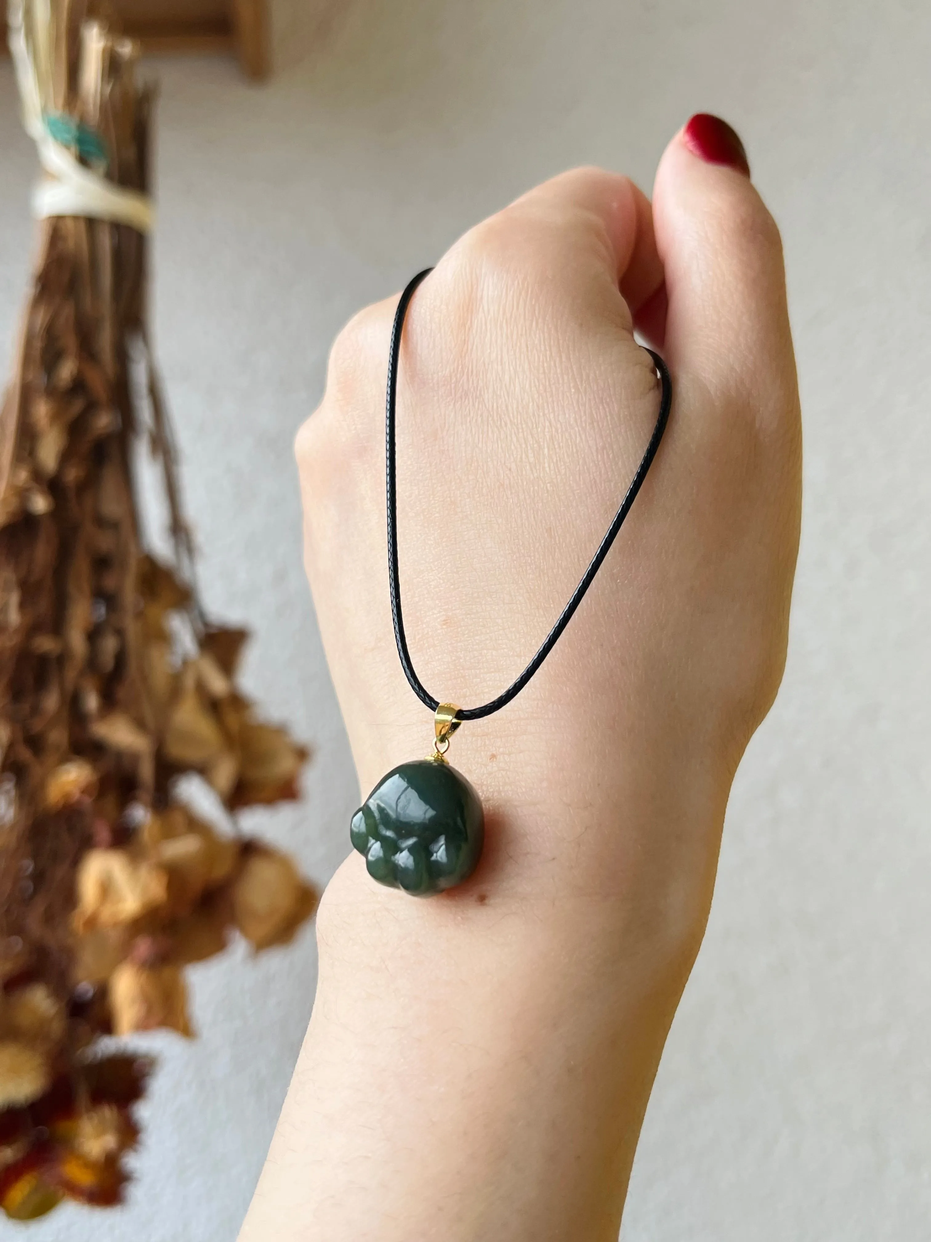 Carved Jade Cat Paw Pendant, 青玉银扣头小猫爪