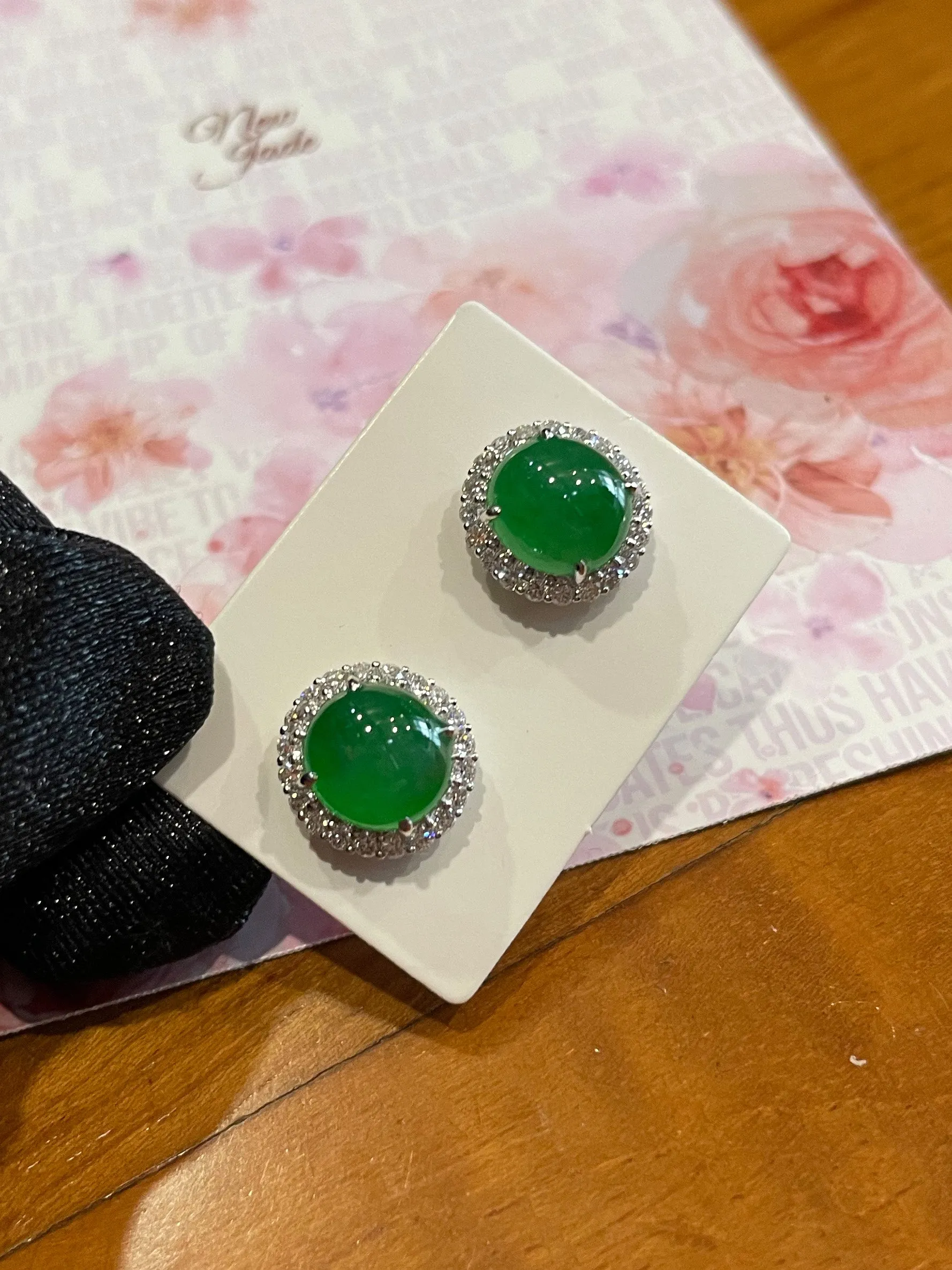 Green Cabochon Jadeite Earrings (NJE013)
