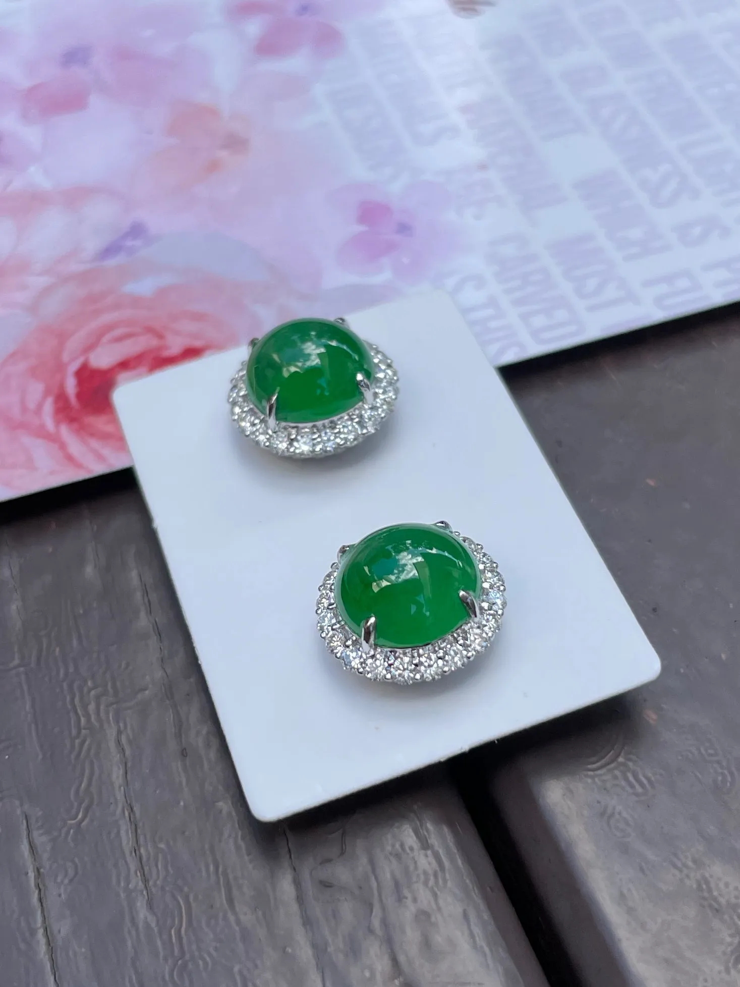 Green Cabochon Jadeite Earrings (NJE013)