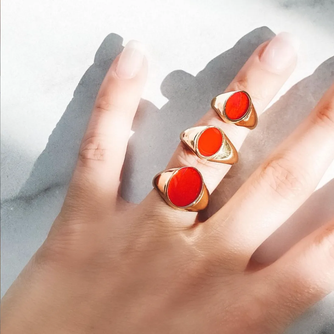 IVY ENAMEL PINKY SIGNET RING-RED