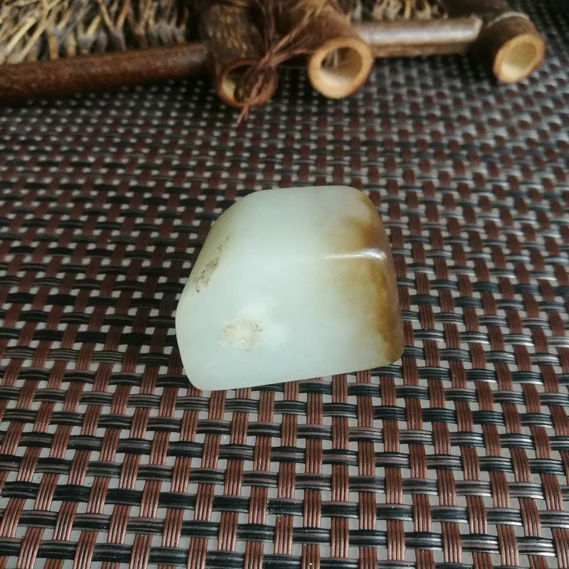 Natural Hetian Jade Rough Nephrite Raw (53g,3.7X2.7X2.4cm)