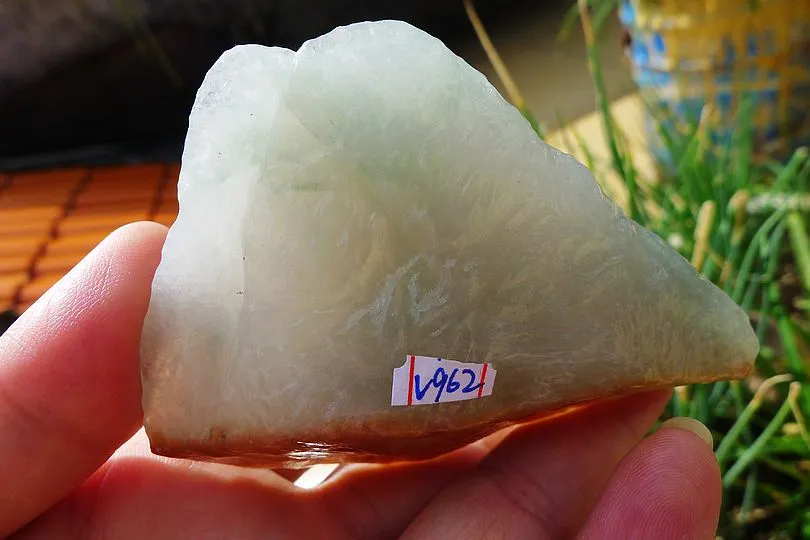 Natural Jade Rough Jadeite Raw (128g,8X5.8X2.1cm)