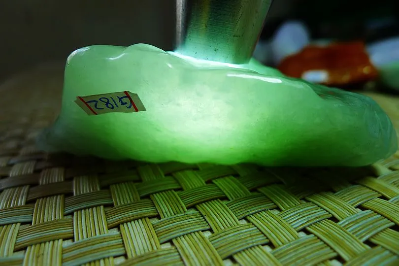 Natural Jade Rough Jadeite Raw (142g,8.7X5.9X2.4cm)