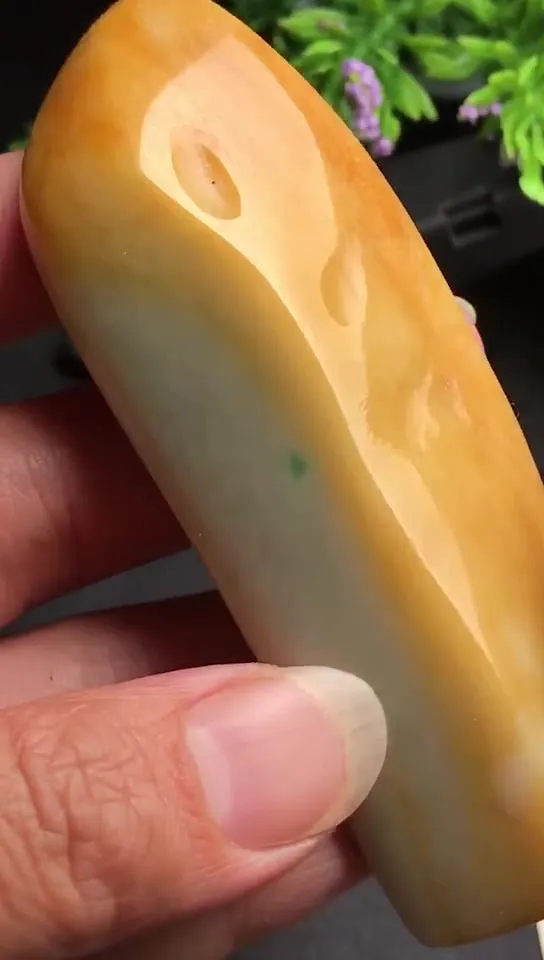 Natural Jade Rough Jadeite Raw (87g,8.3x2.2x1.7cm)-V1026