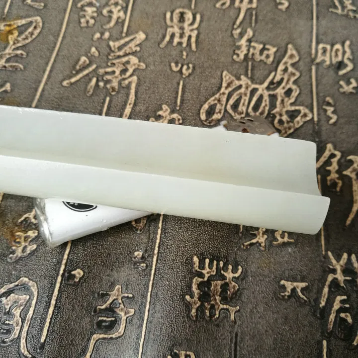 Natural Kunlun Jade Rough Nephrite Raw (162g, 15X2.7X1.3cm)