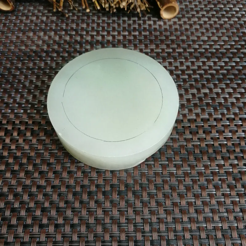 Natural Kunlun Jade Rough Nephrite Raw (7.1X2cm)